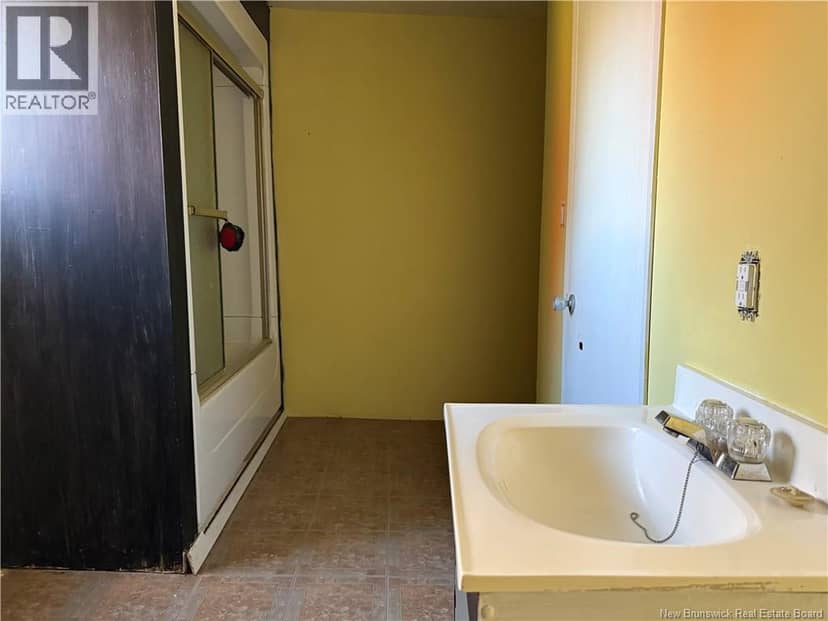 348 St-Jean Street — photo 15 of 24