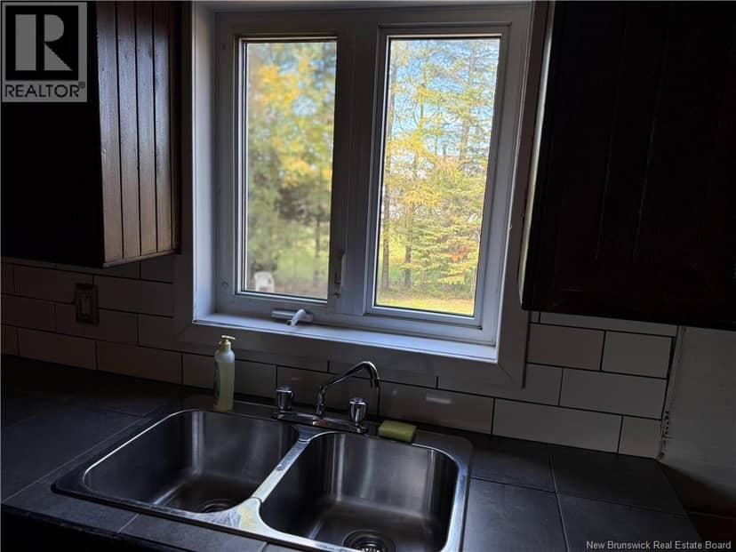 348 St-Jean Street — photo 18 of 24