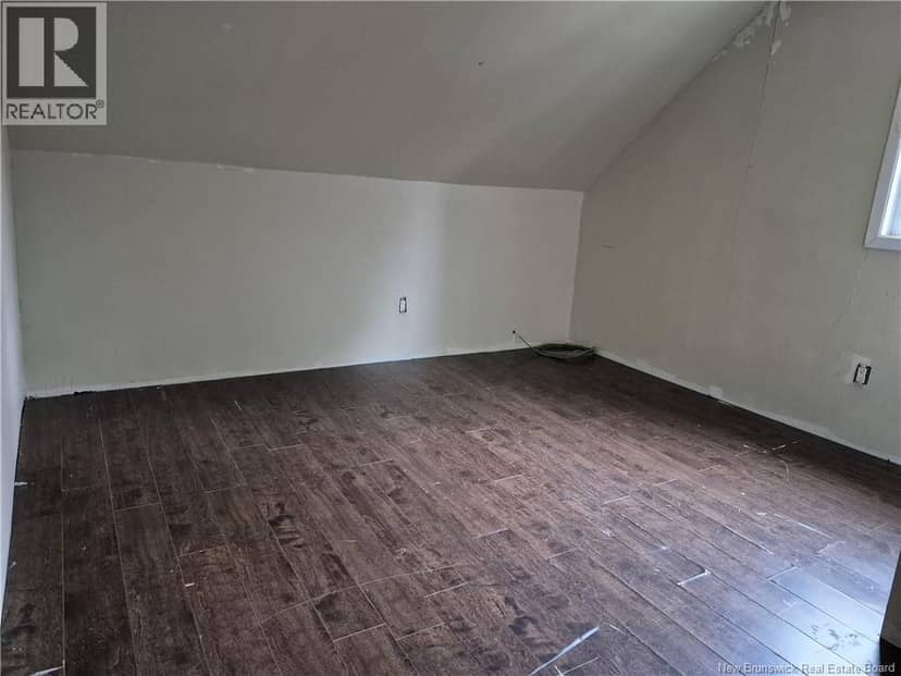348 St-Jean Street — photo 23 of 24