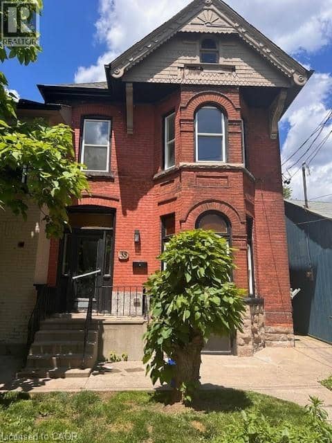 33-35 E WOOD Street E — photo 1 of 16