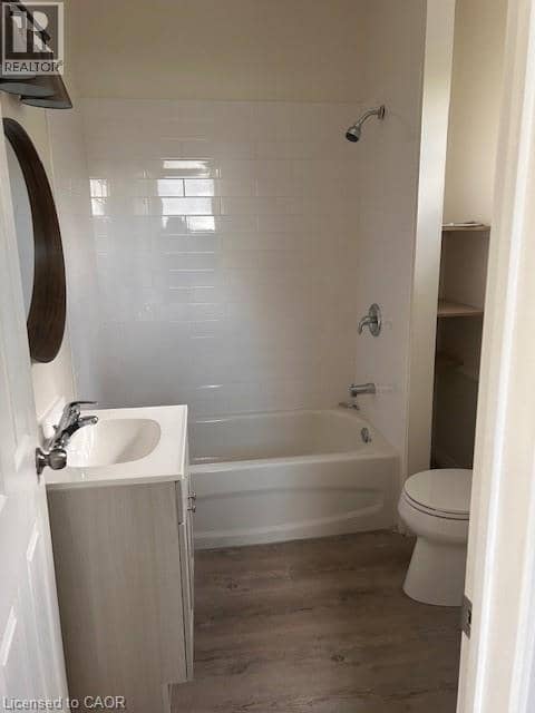 33-35 E WOOD Street E — photo 13 of 16