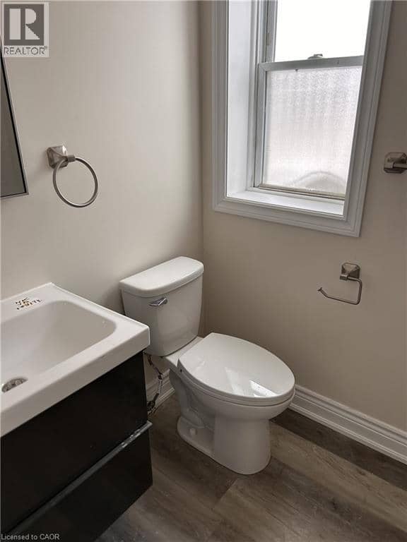 33-35 E WOOD Street E — photo 4 of 16