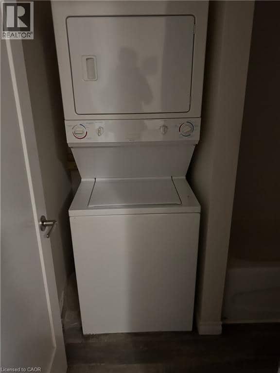 33-35 E WOOD Street E — photo 6 of 16