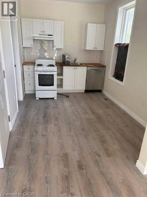 33-35 E WOOD Street E — photo 8 of 16