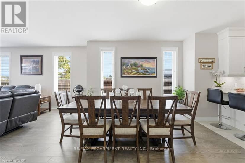 4 Ellis Avenue — photo 12 of 36