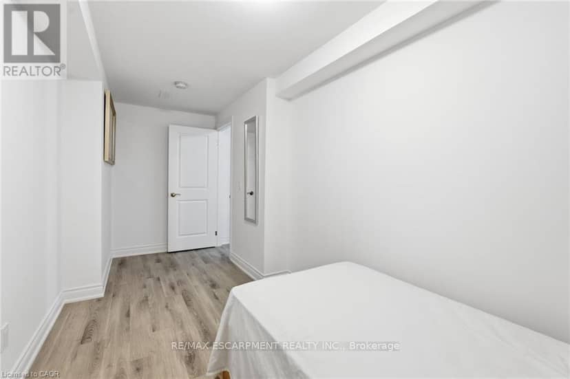 4 Ellis Avenue — photo 29 of 36