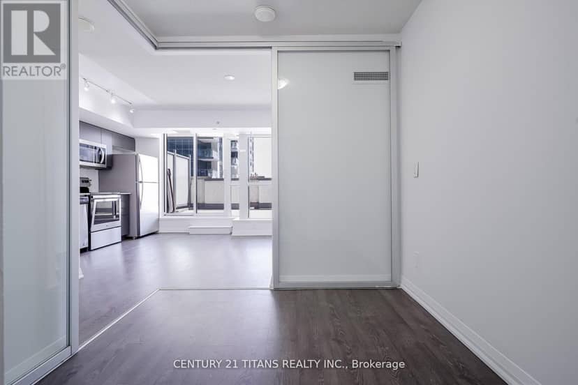 203 - 30 Meadowglen Place — photo 11 of 25
