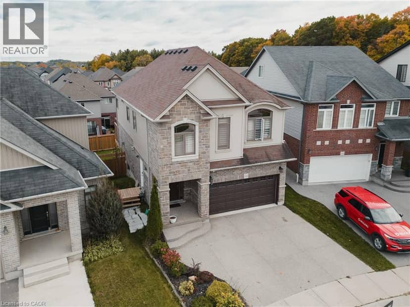 346 MOORLANDS Crescent — photo 33 of 40