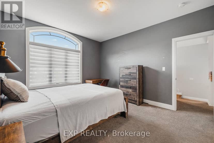 346 Moorlands Crescent — photo 18 of 40