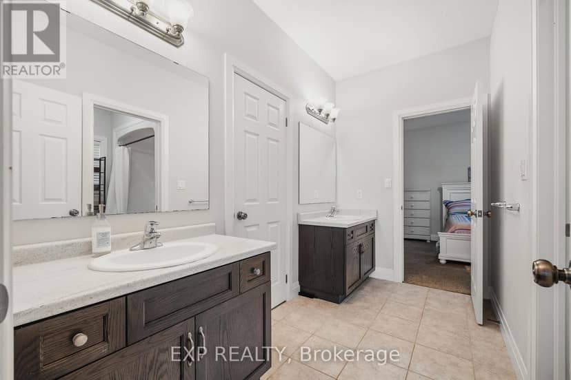 346 Moorlands Crescent — photo 19 of 40