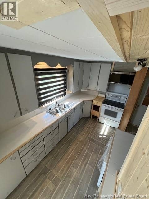 130 Brunswick Street — photo 10 of 31