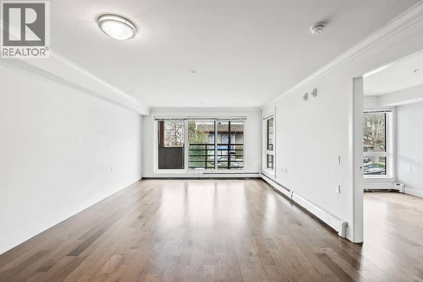 202 857 W 15TH STREET, North Vancouver, photo 3