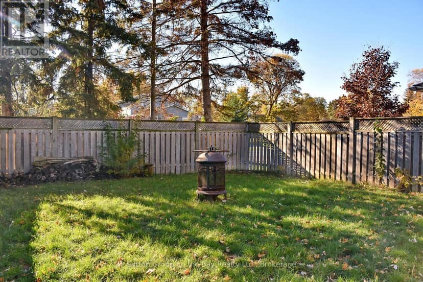 5 Brock Crescent — photo 11 of 40