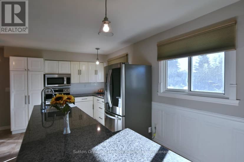 5 Brock Crescent — photo 16 of 40