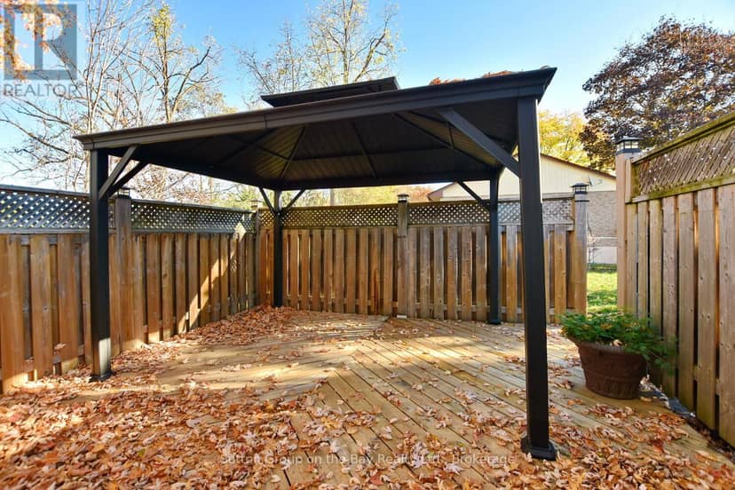 5 Brock Crescent — photo 24 of 40