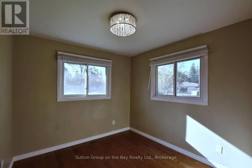 5 Brock Crescent — photo 30 of 40
