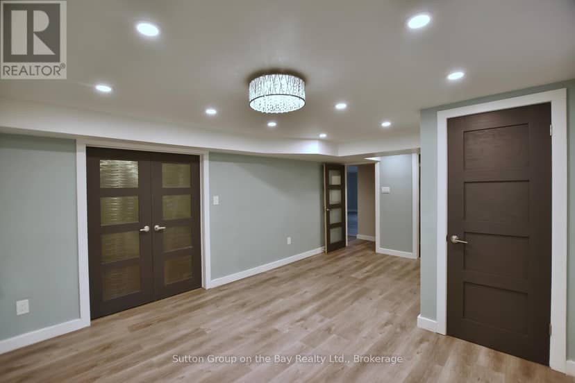 5 Brock Crescent — photo 34 of 40