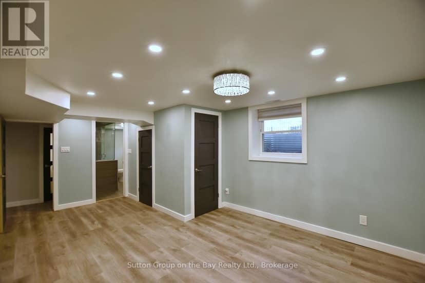 5 Brock Crescent — photo 35 of 40