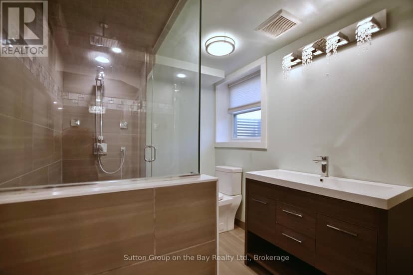 5 Brock Crescent — photo 39 of 40