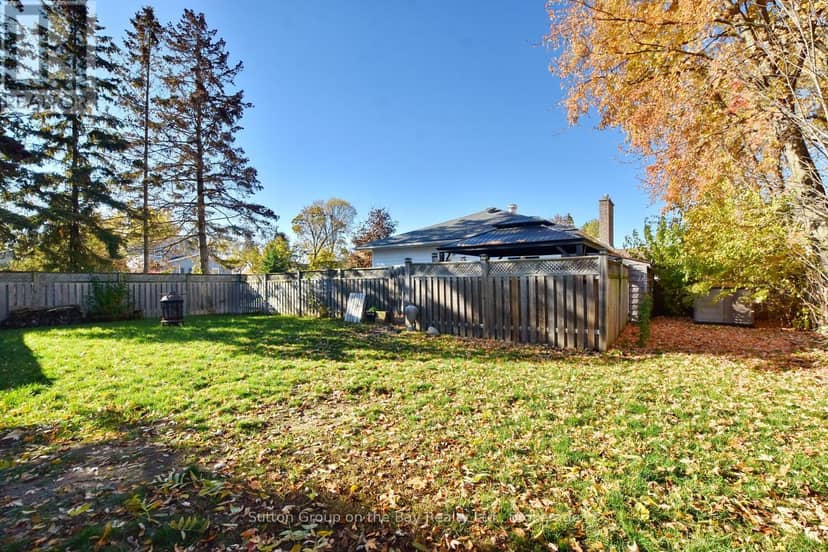 5 Brock Crescent — photo 8 of 40