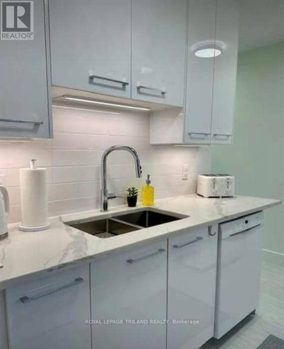 1204 - 1103 Jalna Boulevard — photo 11 of 15