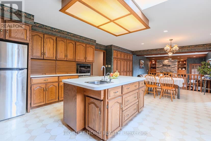 425 Golf Club Road — photo 11 of 40