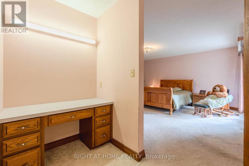 425 Golf Club Road — photo 21 of 40