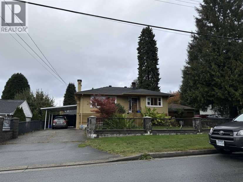 723 IVY AVENUE, Coquitlam