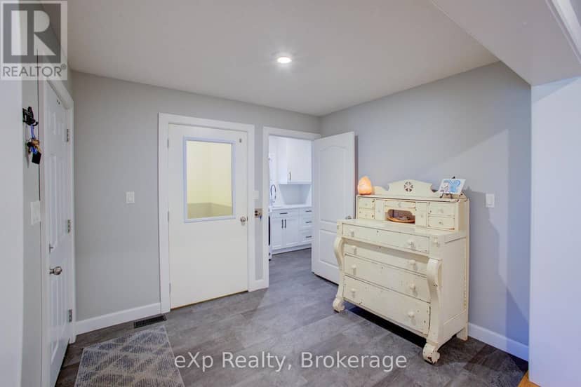 156 Sparling Street — photo 7 of 40