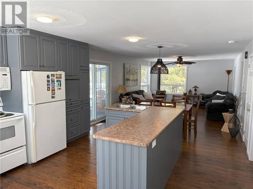 314 Perry Ave — photo 3 of 19