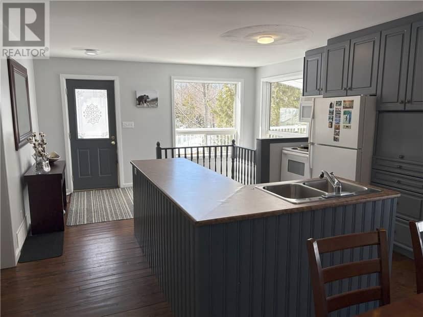 314 Perry Ave — photo 5 of 19