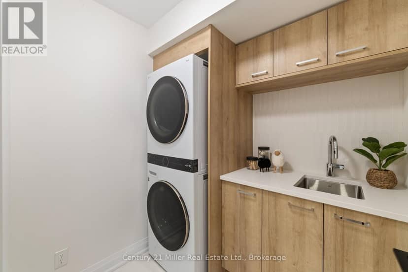 52 - 2150 Trafalgar Road — photo 18 of 30