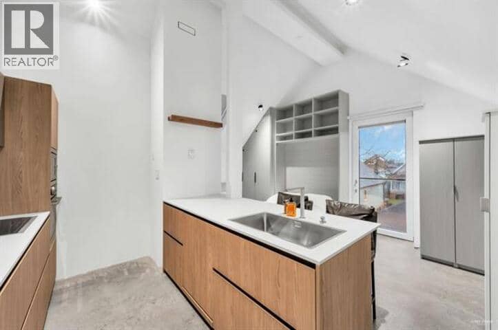 3 829 KEEFER STREET, Vancouver