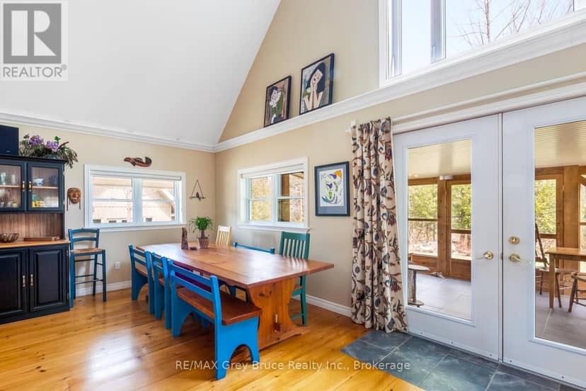 20 Maple Drive — photo 11 of 40