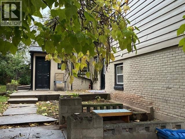 488 HUGHSON Street N, Hamilton, photo 2