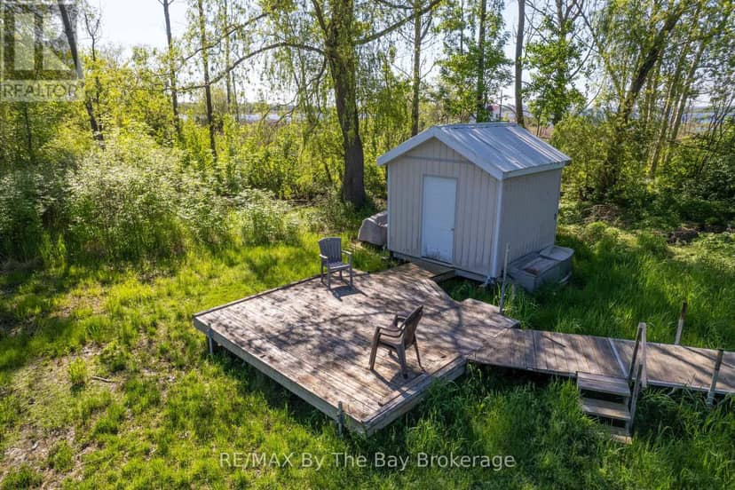 116 Island 150/ Brosseau Island — photo 21 of 23