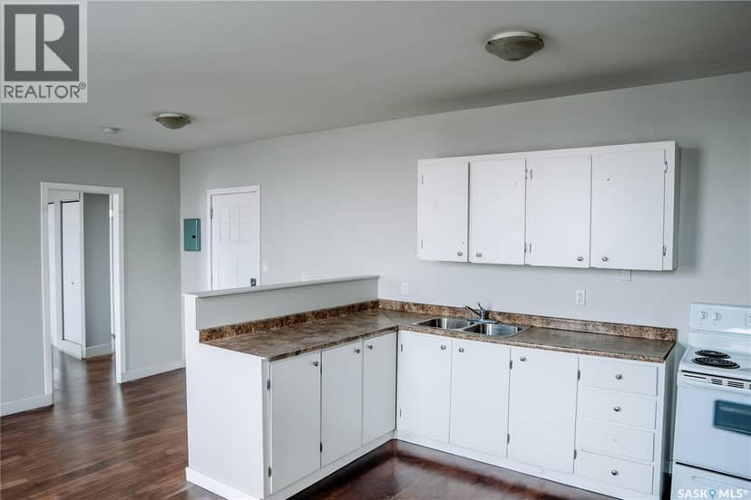 1174 Albert STREET — photo 13 of 38
