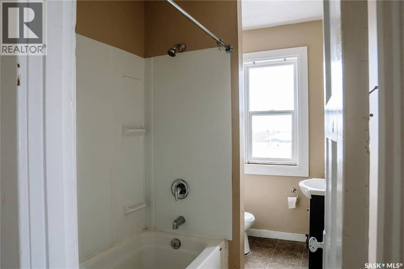 1174 Albert STREET — photo 21 of 38