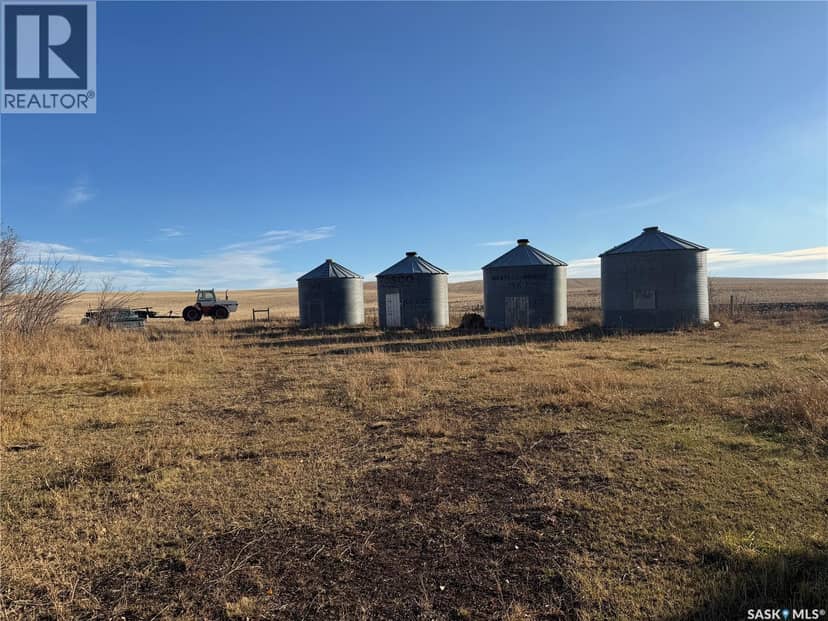 Hillview Acreage — photo 11 of 21