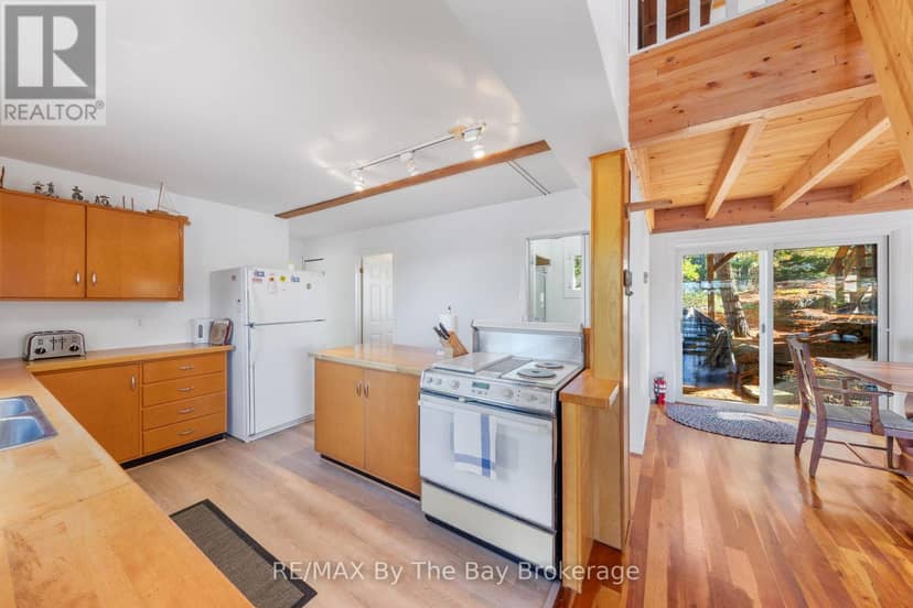 2 Island 2890 — photo 19 of 40