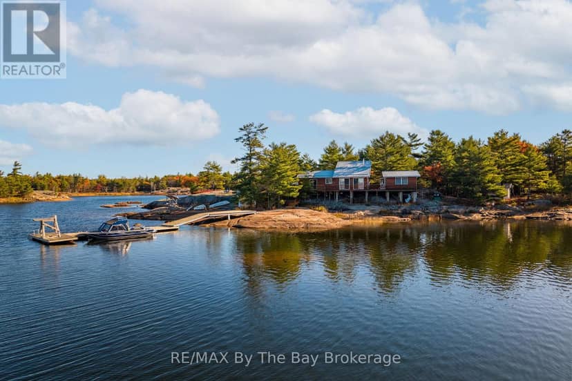 2 Island 2890 — photo 2 of 40
