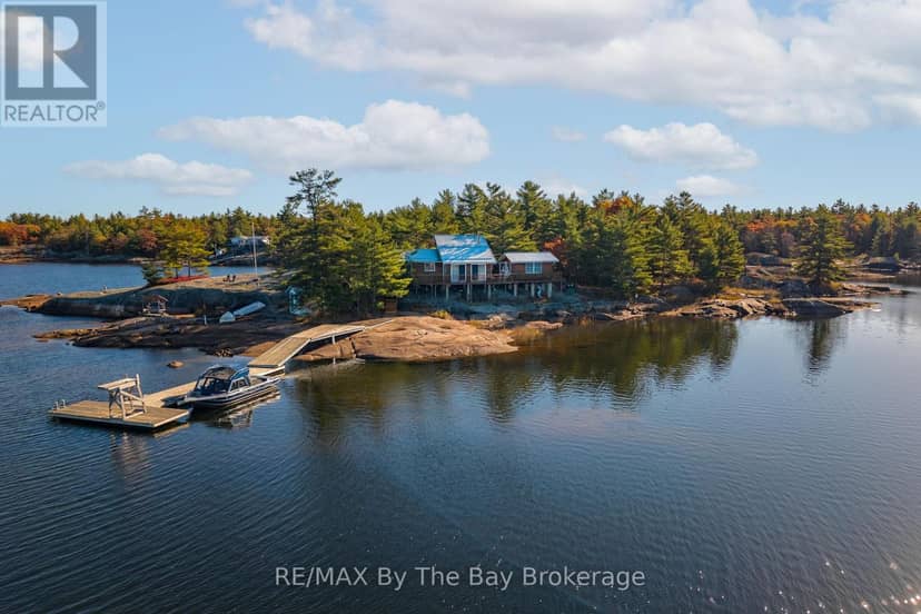 2 Island 2890 — photo 3 of 40