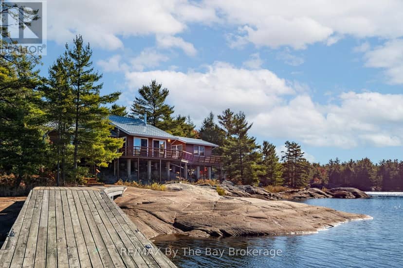 2 Island 2890 — photo 7 of 40
