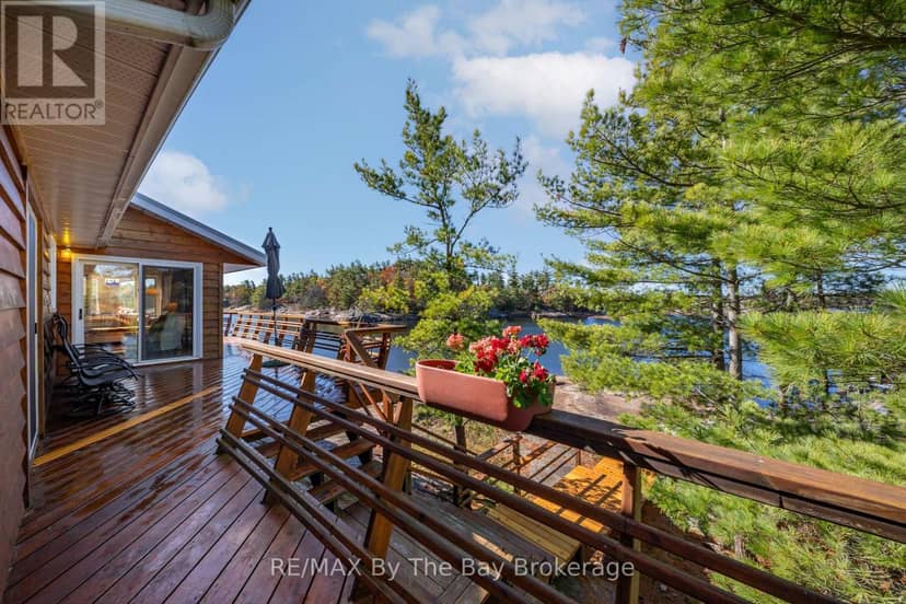 2 Island 2890 — photo 8 of 40