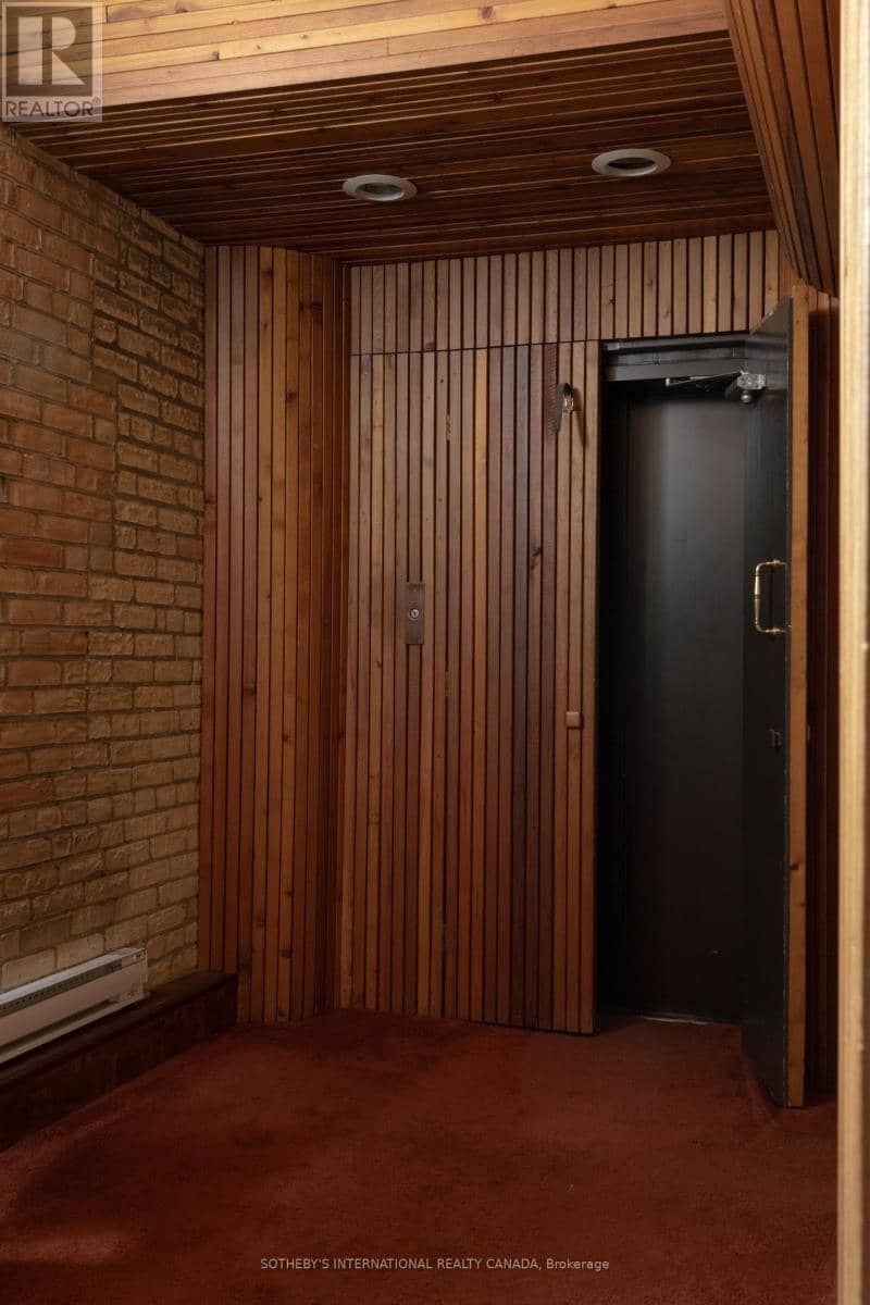 18 Gloucester Lane — photo 13 of 40