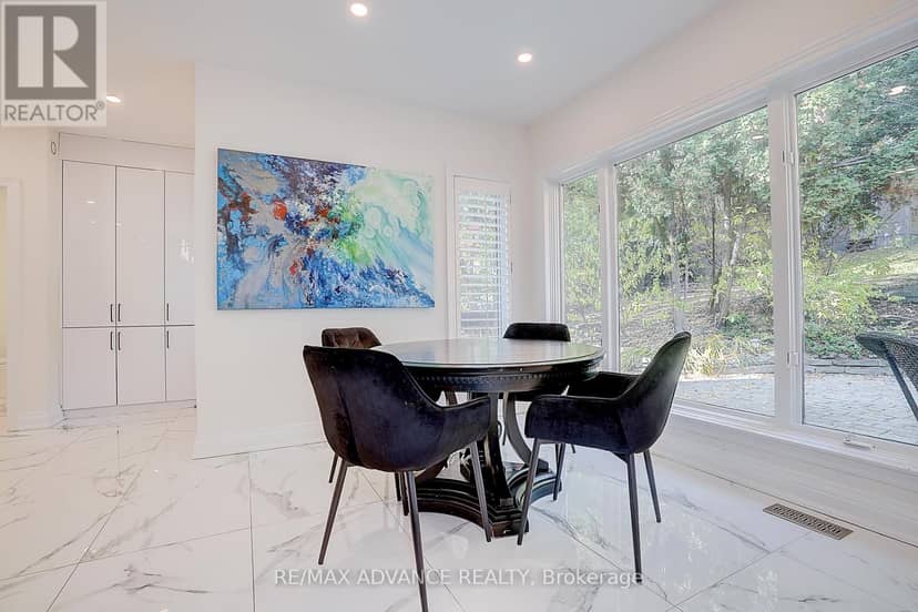 32 Brookfield Road — photo 17 of 40