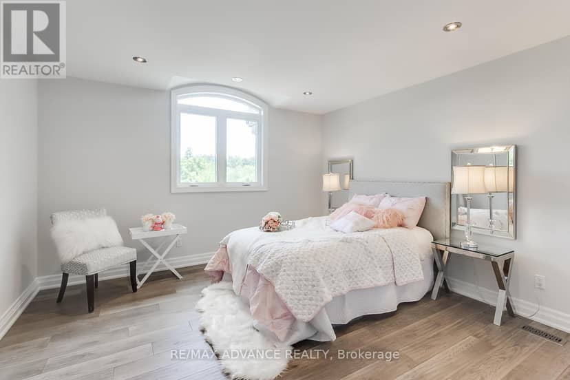 32 Brookfield Road — photo 33 of 40