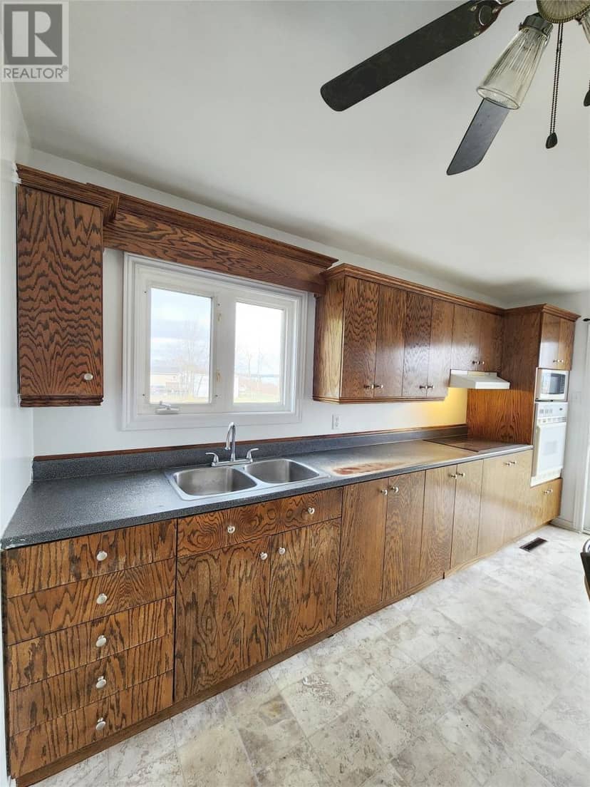 211 Main Street — photo 6 of 27