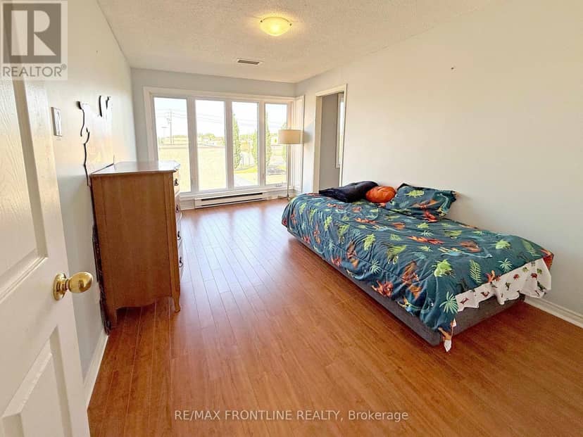 Unit #302 - 10 Armstrong Drive — photo 10 of 12