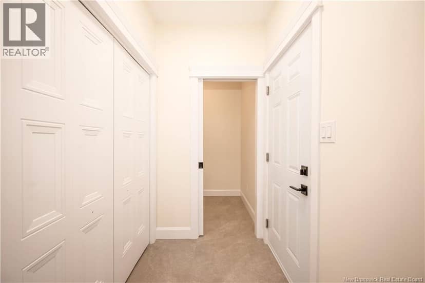 552 Royal Oaks Boulevard — photo 11 of 40